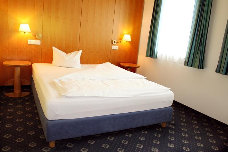 Hotel Servus Europa Suben Eksteriør bilde